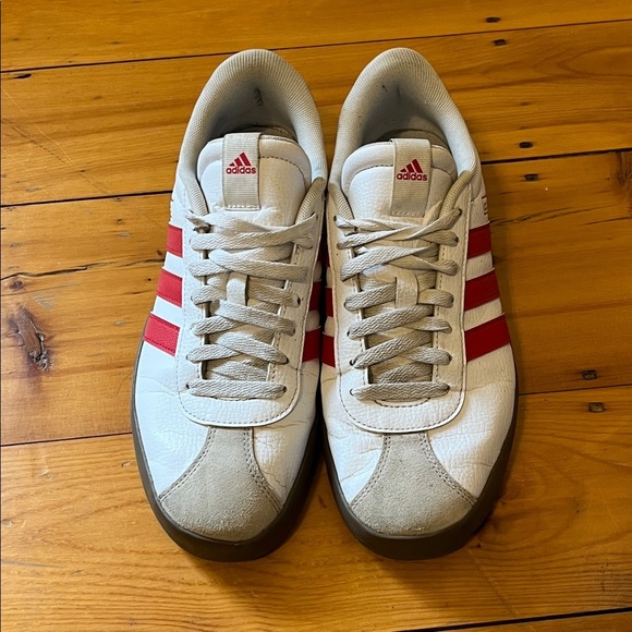 ADIDAS VL Court 3.0 Sneakers Men’s 9 White Red Leather Suede Gum Sole - Picture 3 of 7